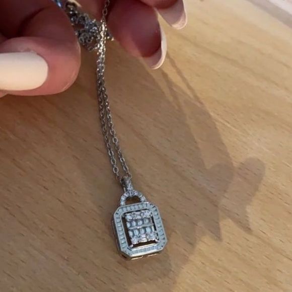 The Empire Retro Pendant Necklace in 925 cubic zirconia - Picture 2 of 6
